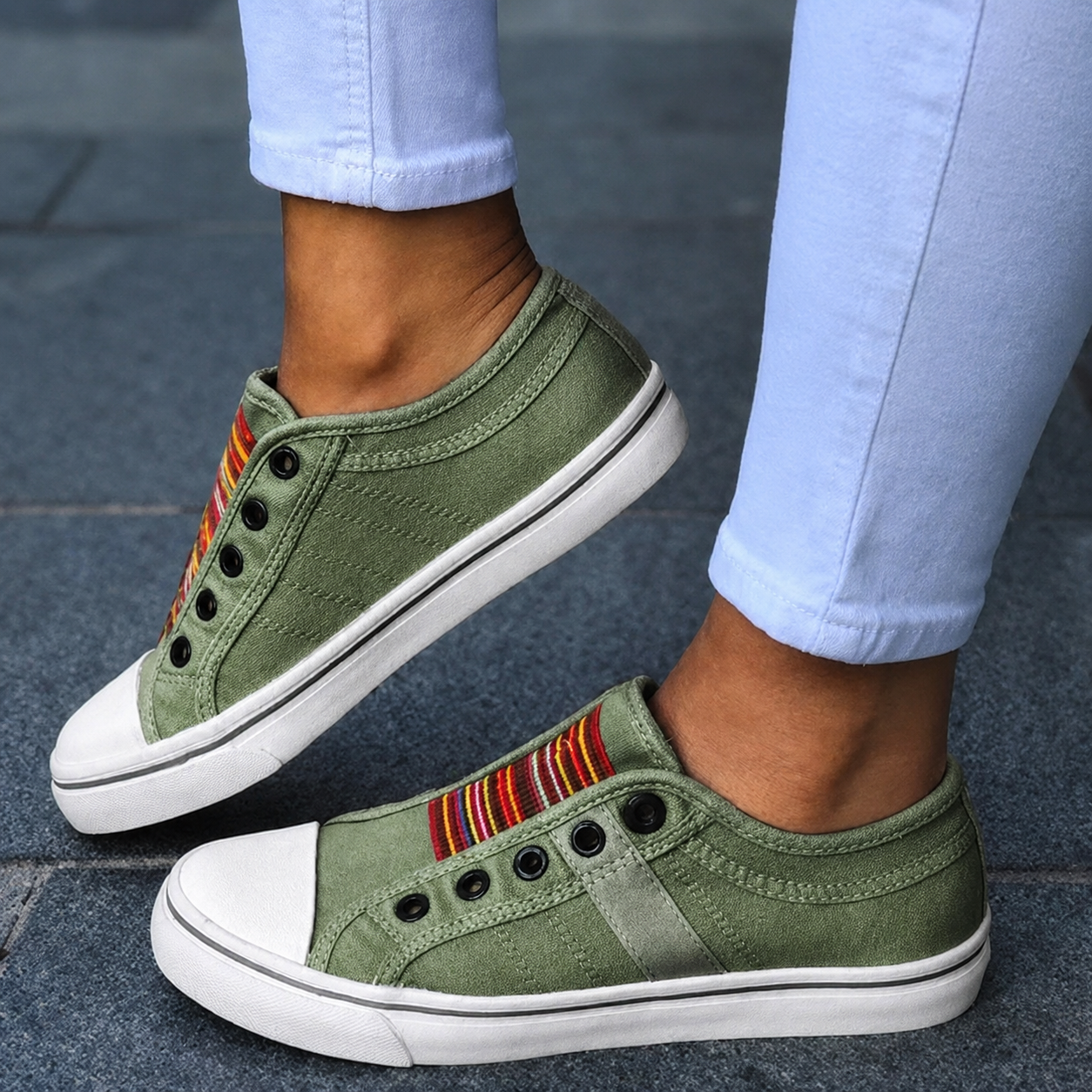 Jorrie - Timeless Elastic Canvas Sneakers